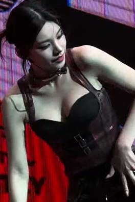 ITZY イェジ おじぎ（GIF）