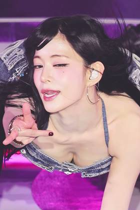 大胆なダンス：PROIMIS9 イ・チェヨン GIF