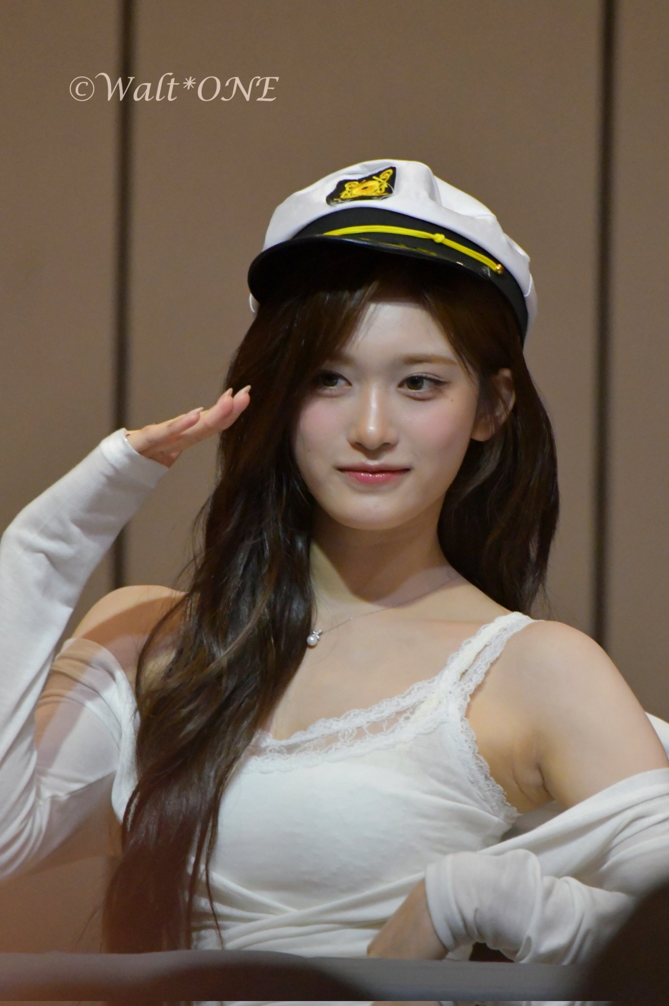 아이브 이서 팬사인회 화이트 레이스 나시 야드랑이 페로몬