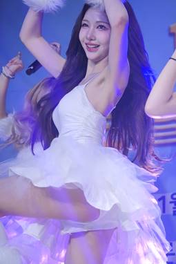 속바지 보이는 치마 에스투잇(S2IT) 승비 움짤