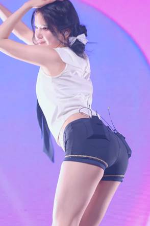 Kep1er Choi Yoo-jin Tight Backside Fit GIF