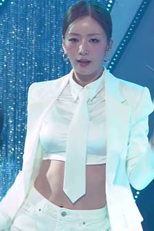 Apink 尹普美 领带短款 GIF