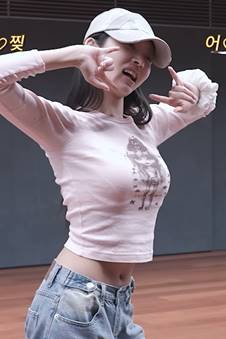 안무 연습하는 아이브 레이 움짤