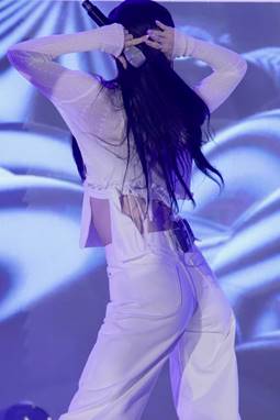 백바지 뒤태 프로미스나인 이채영 움짤