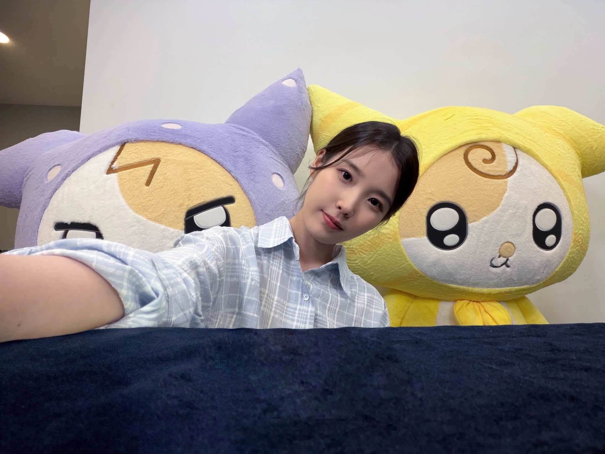 IU