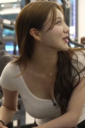 흰티에 레깅스 김현영 치어리더 움짤