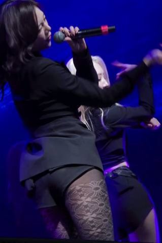 Shaking Thighs in Sheer Stockings (GeoxYu) — YooYaYu GIF