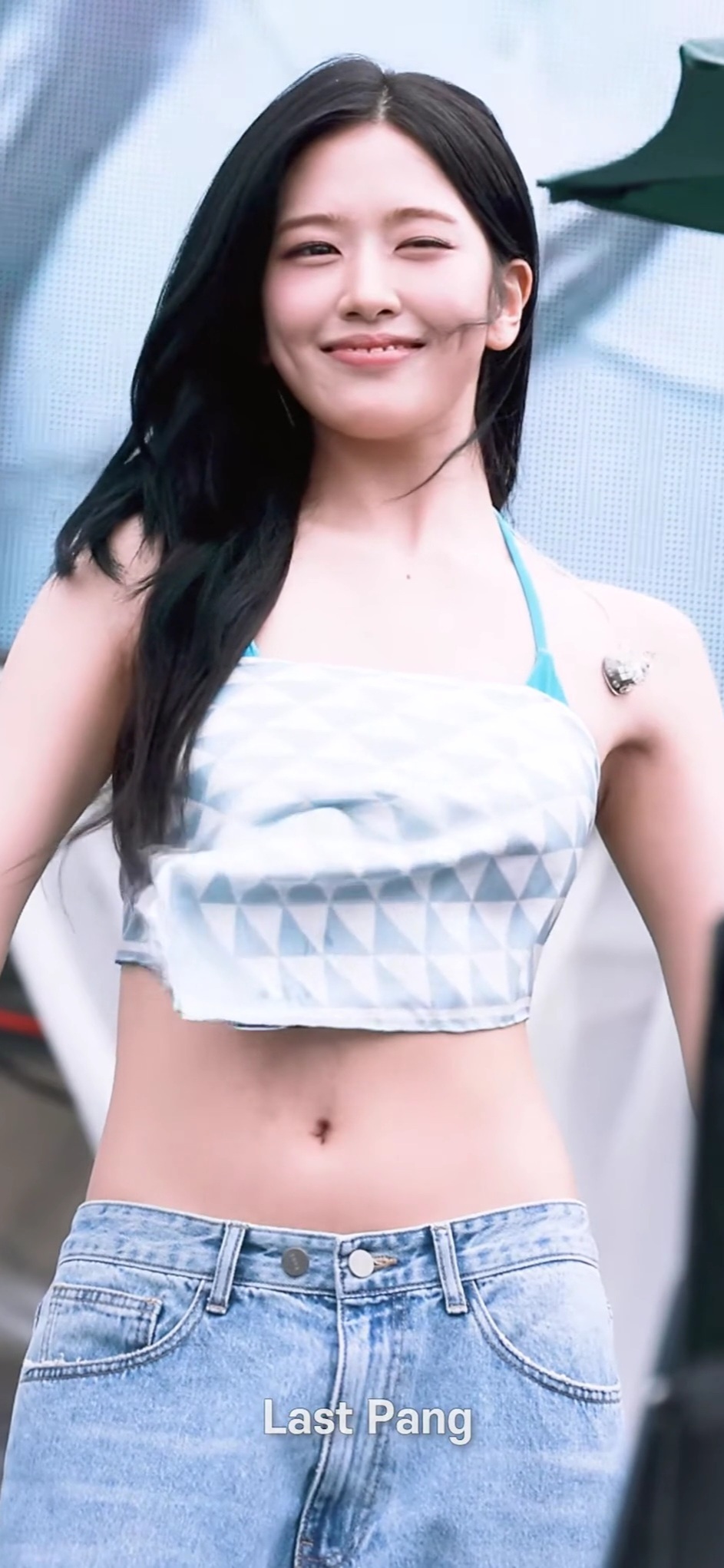 An Yujin’s Belly Button