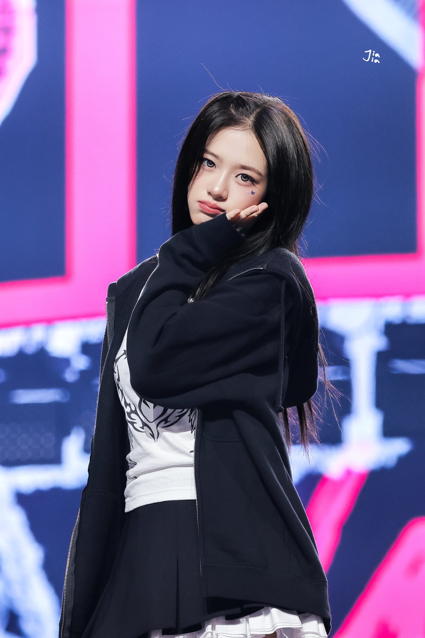 Yujin’s candid photos that turned out cute
