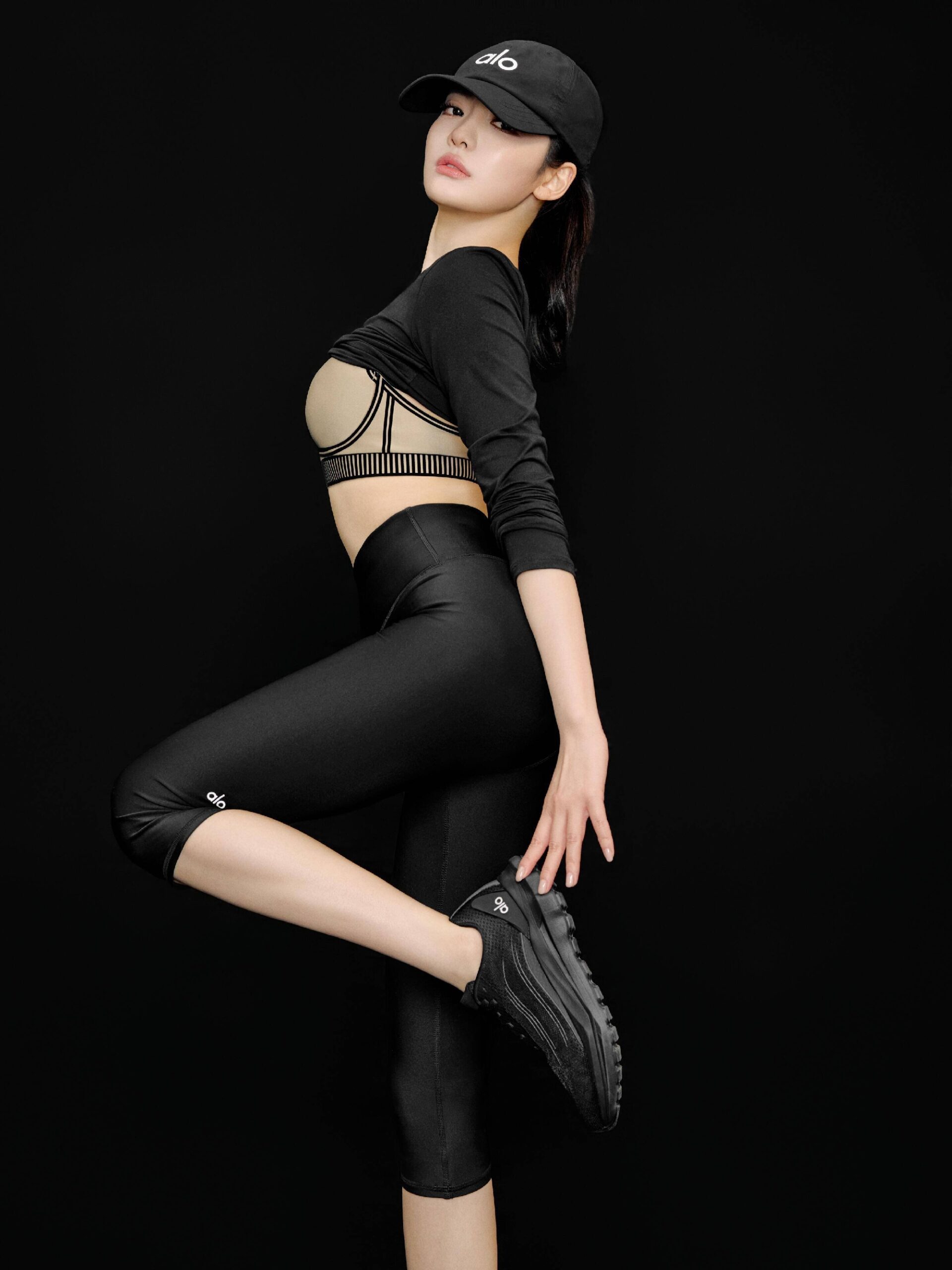 aespa Ningning Sports Photo Shoot Black Bodysuit With Bra Showing Y-Zone Figure