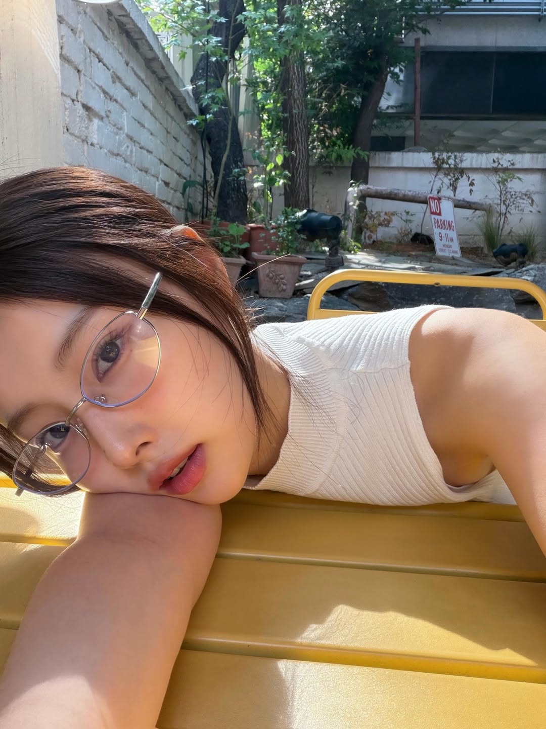 IZ*ONE Kang Hye-won White Ribbed 19 Look Pheromones From Puffed Chest Armpit