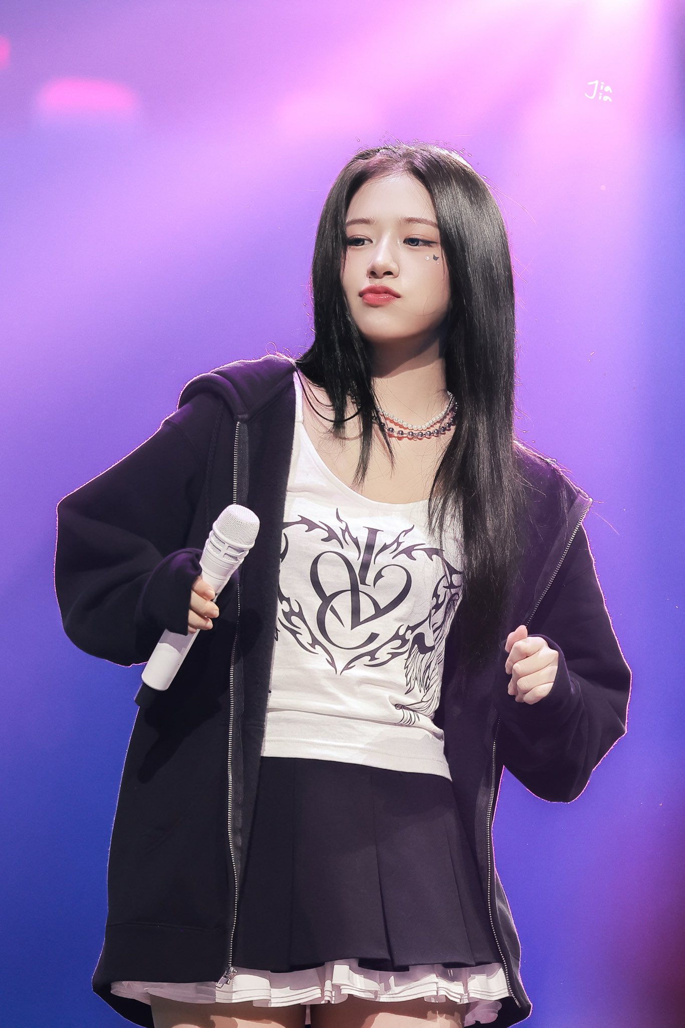 Yujin’s candid photos that turned out cute