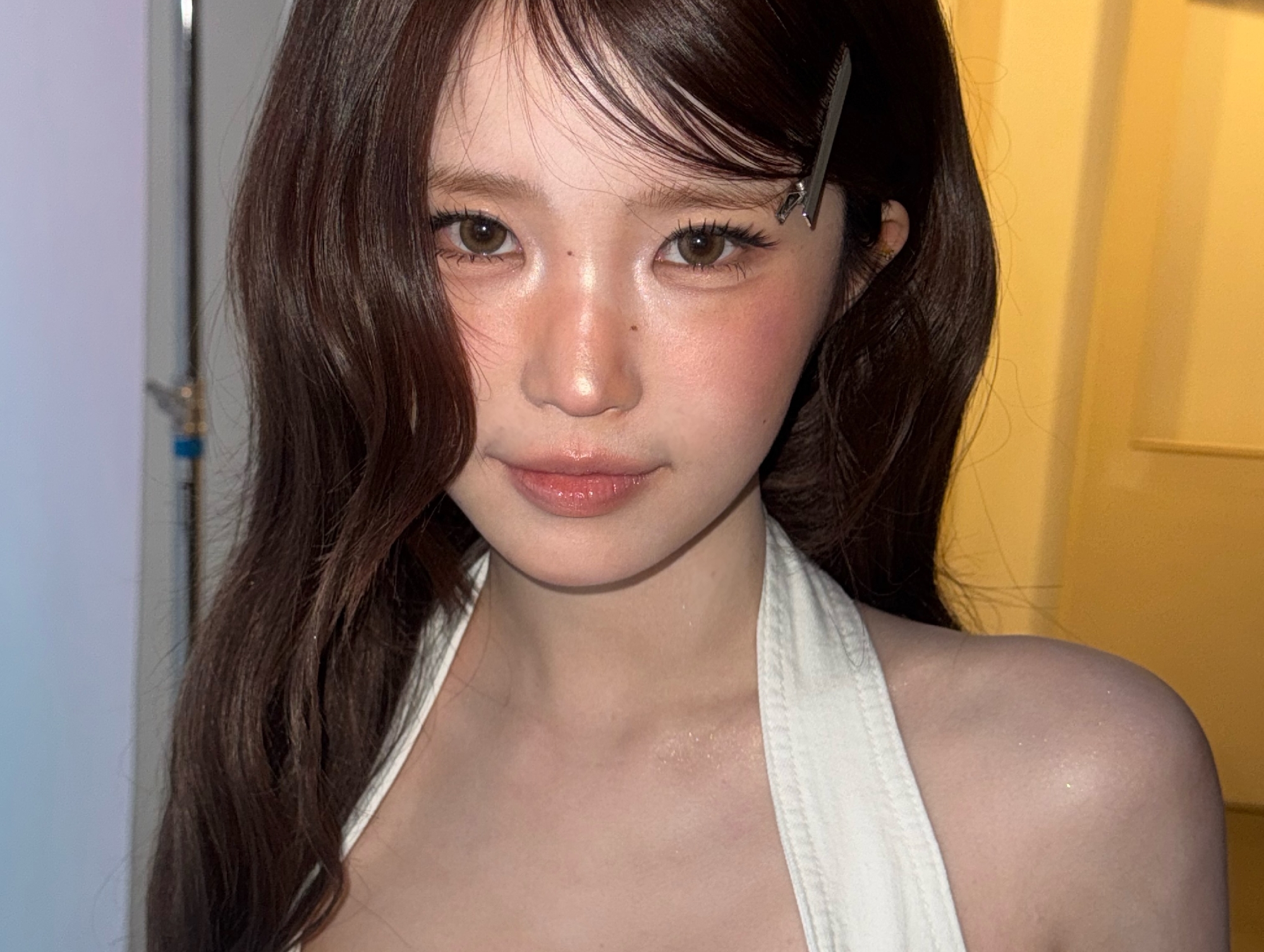 FENA Song Ha-young pure white halter-neck outfit subtle cleavage pheromone - Instagram