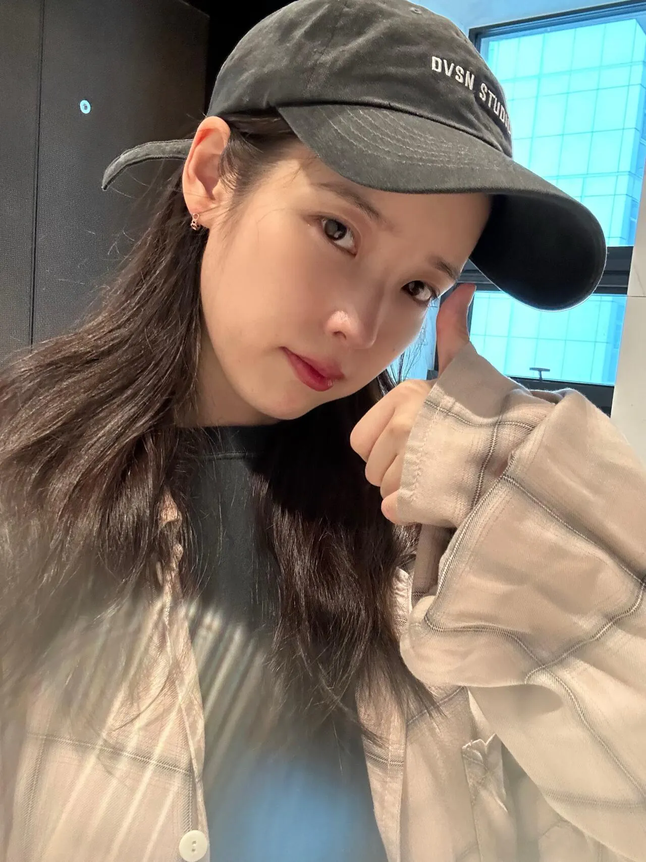 IU