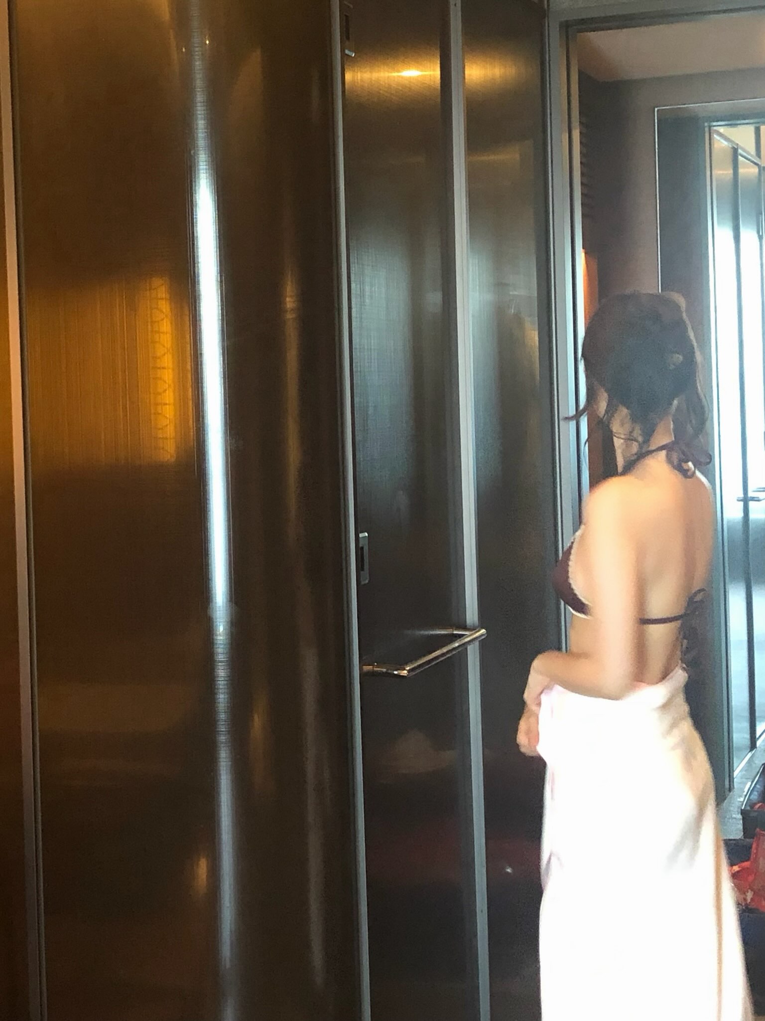 Actress Park Se-wan Shows Off Her Curvy Figure in a Flirty String Bikini at an Instagram Pool