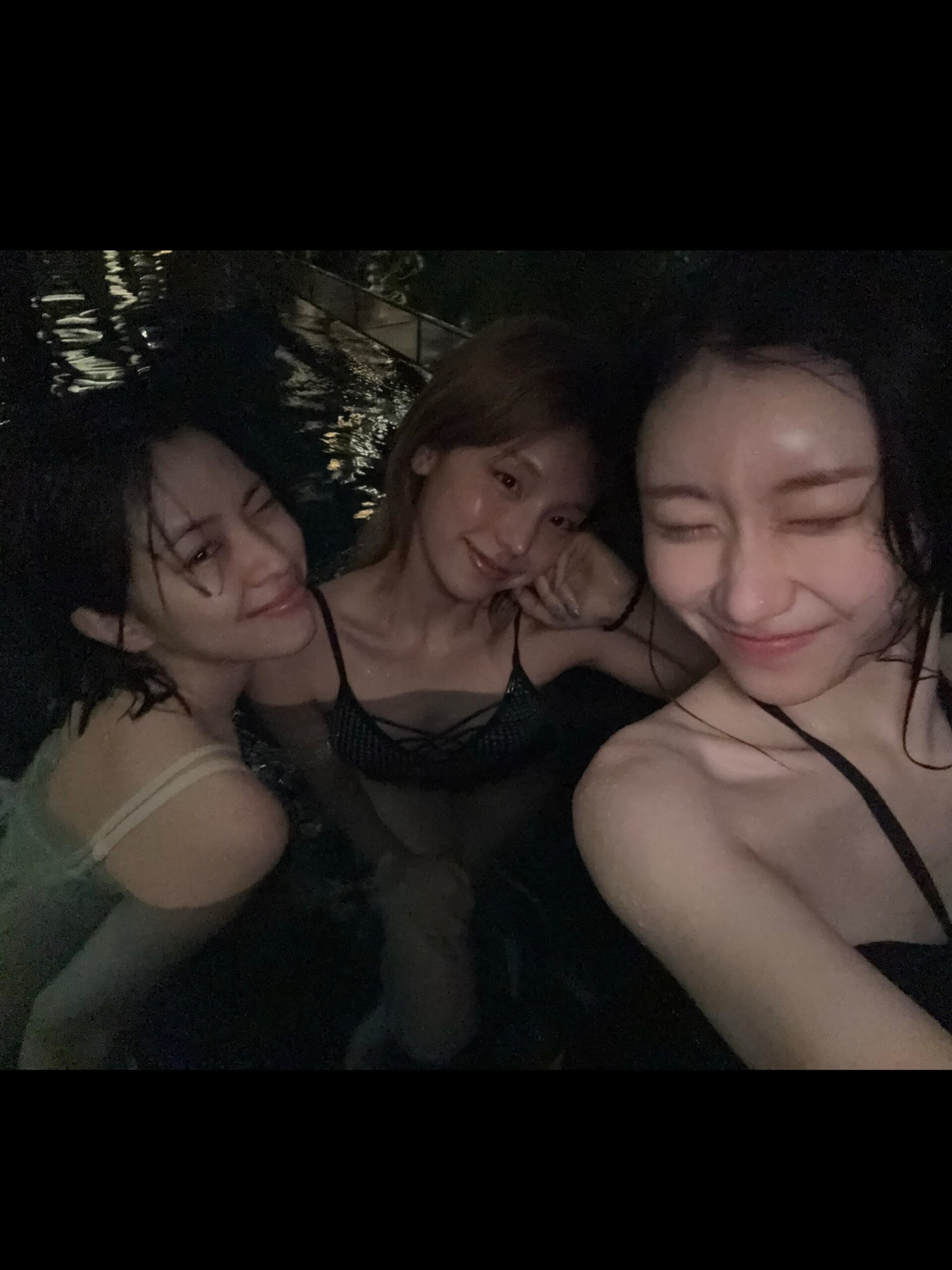 ITZY Yuna, Ryujin, Chaeryeong Set on Posting Swimwear Photos as a Group
