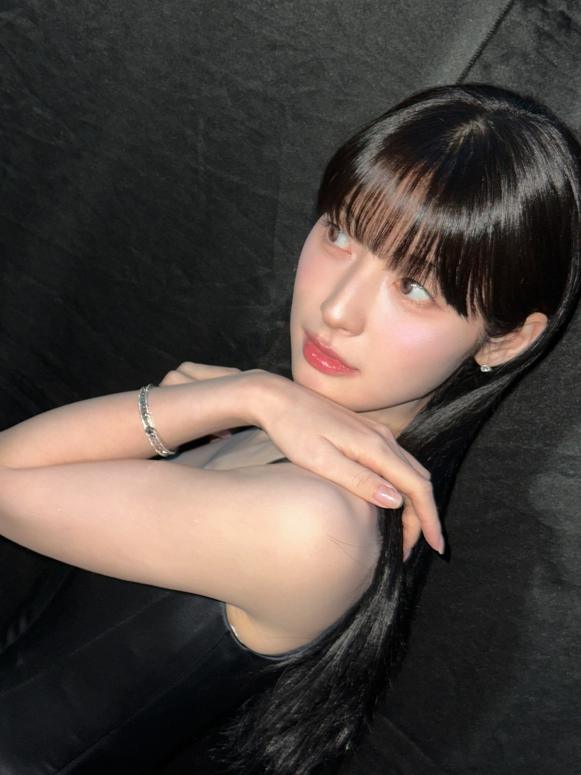 자컨에서도 블랙 코르셋 드레스 요망한 가슴골 자랑하는 아린