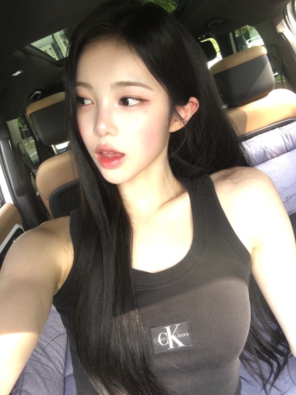 Hearts to Hearts 伊安 Weverse ふっくら黑色罗纹背心 腋下信息素