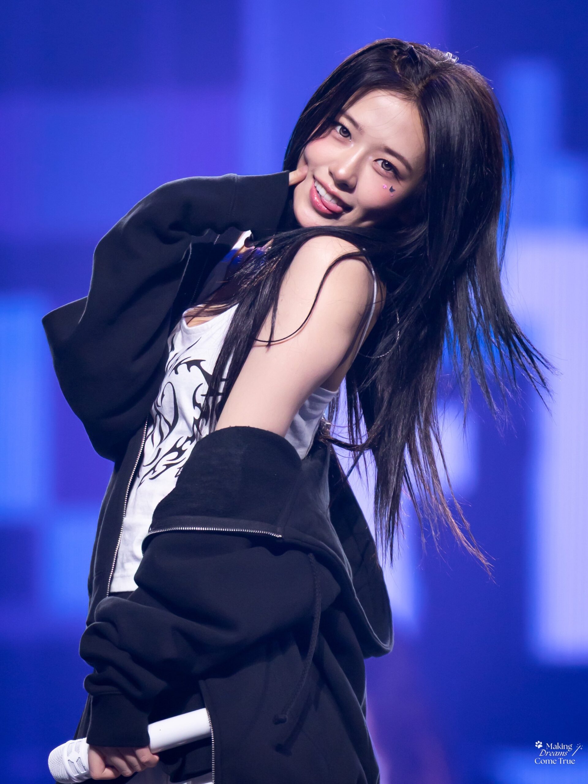 Yujin’s candid photos that turned out cute