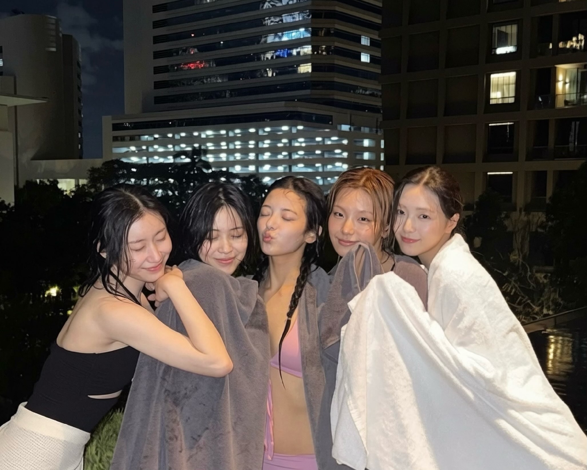 ITZY Yuna, Ryujin, Chaeryeong Set on Posting Swimwear Photos as a Group