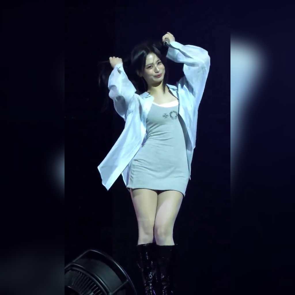 BABYMONSTER コンサート：アヒョンの胸元の露出と太ももの露出が基本