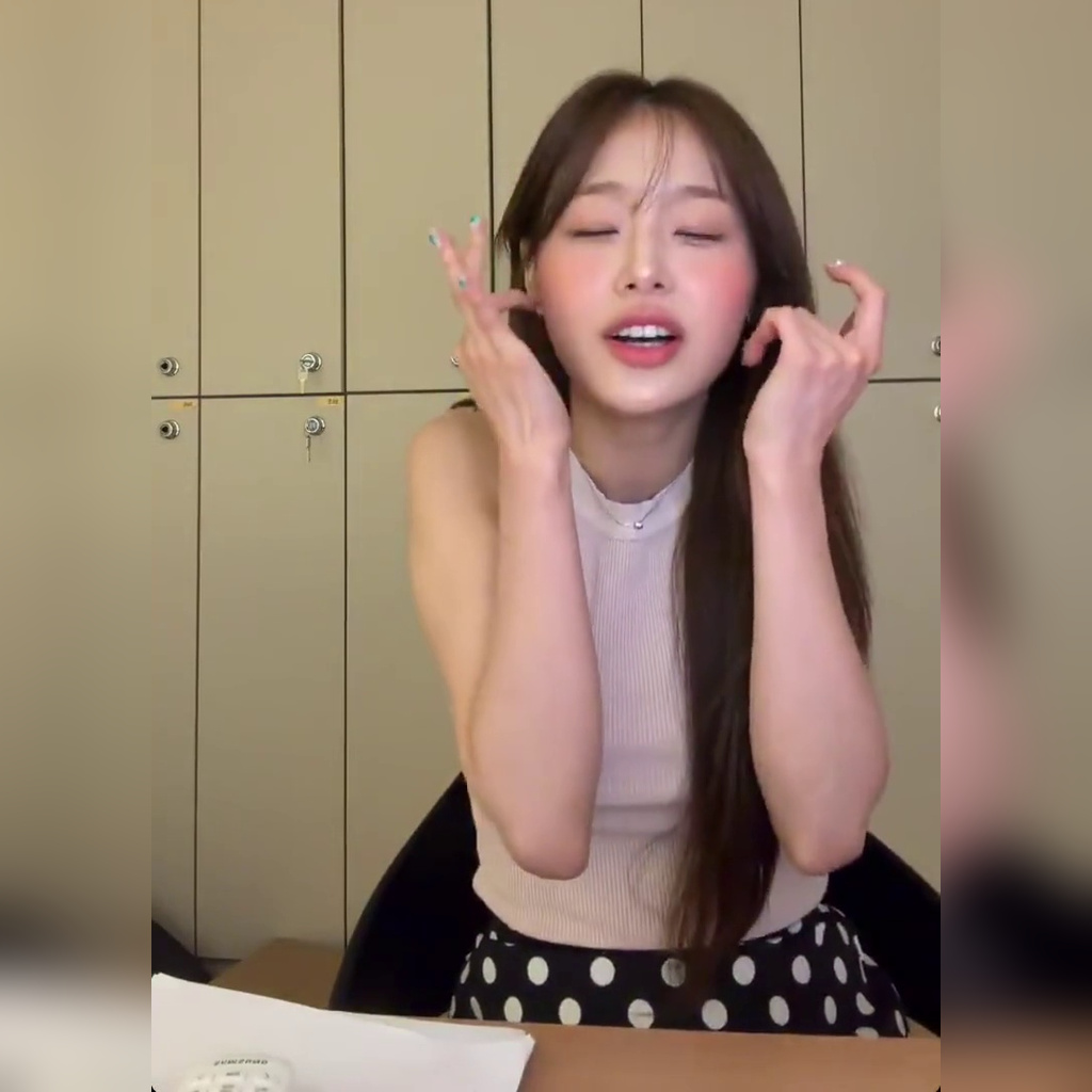츄 LIVE 골지 민소매 야드랑이 + 회색 원오프숄더 공항패션 페로몬