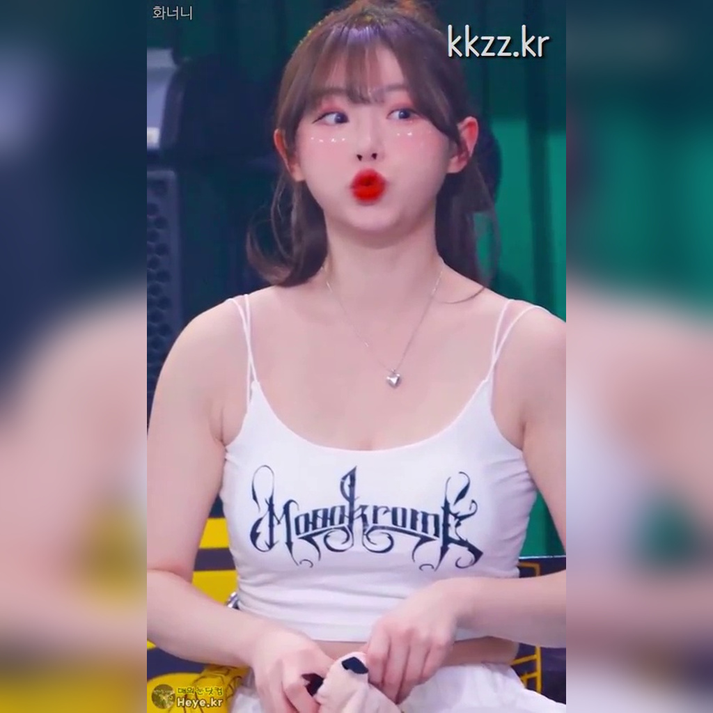 Kim Nayun Cheerleader GIFs with Only Cute Face