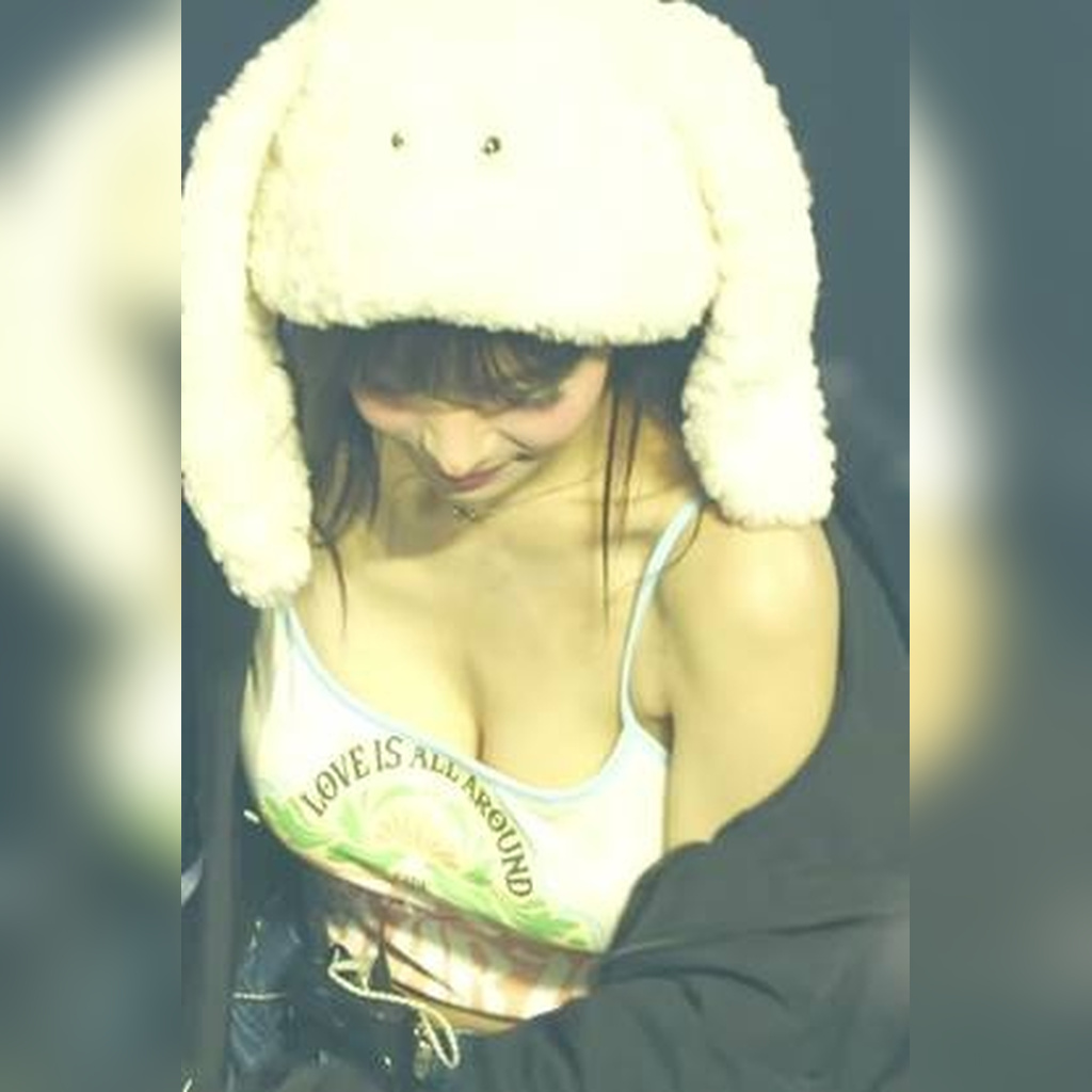 Bowing Slightly and a Crop Sleeveless Top Showing a Gap—from PROMIS9 Lee Chae-young GIF
