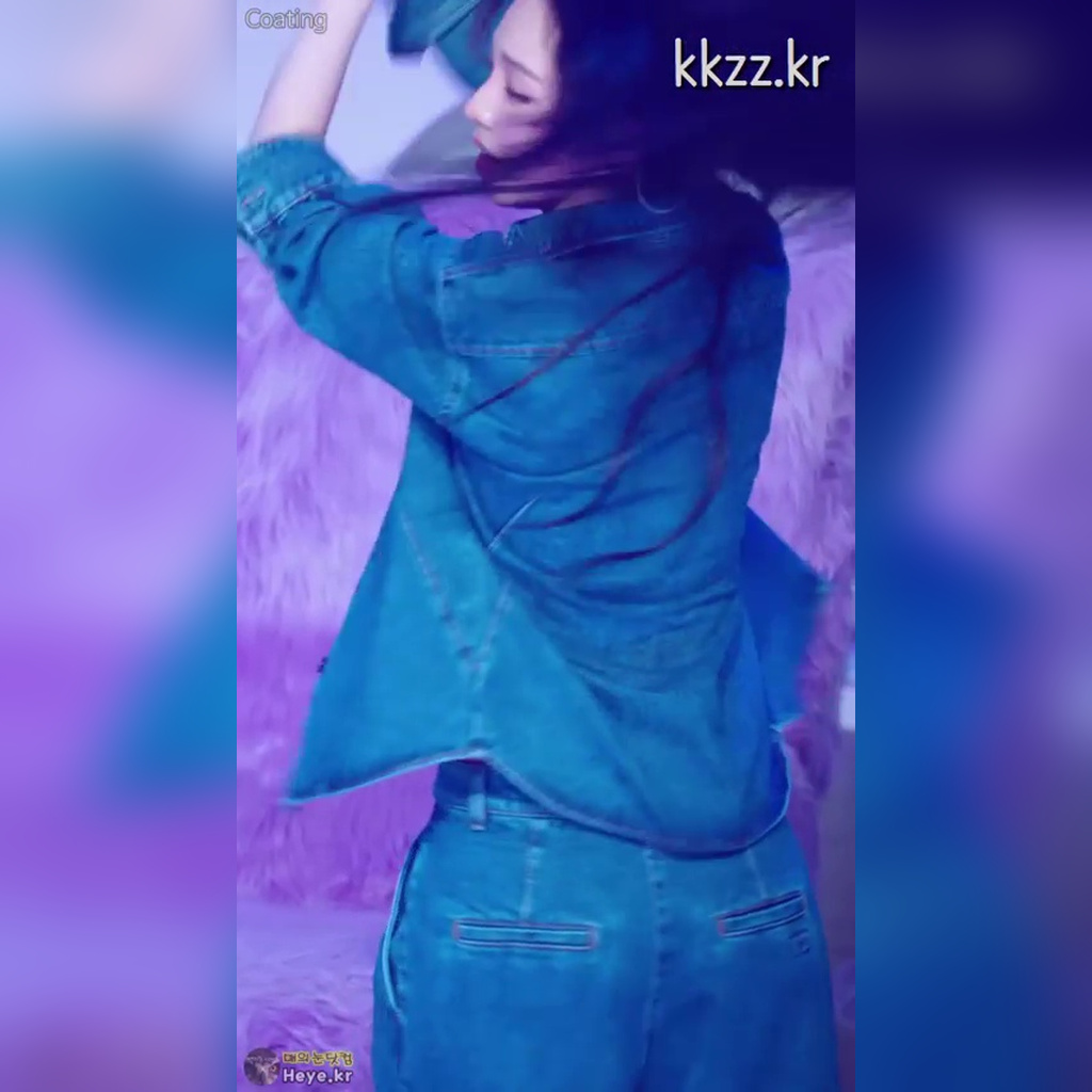 Crop Top’s Moving aespa Karina GIF