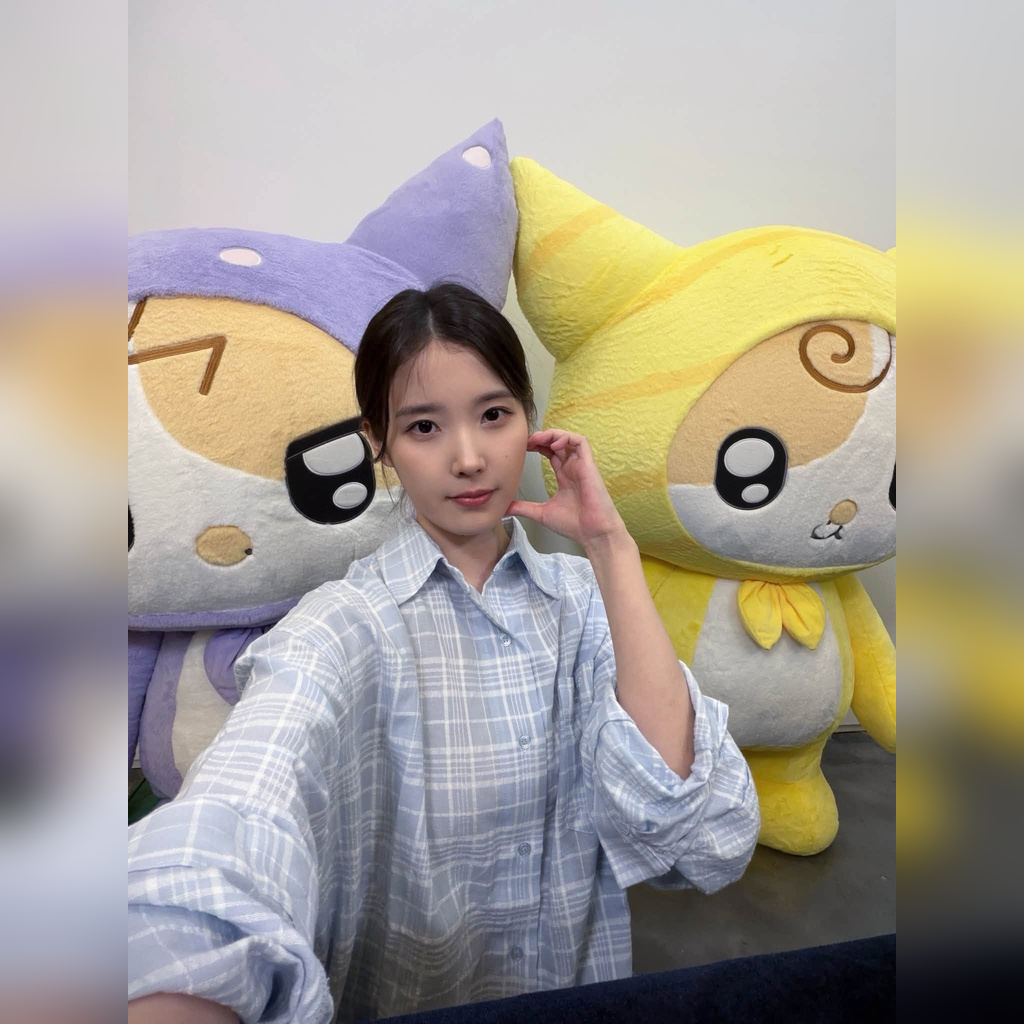 IU