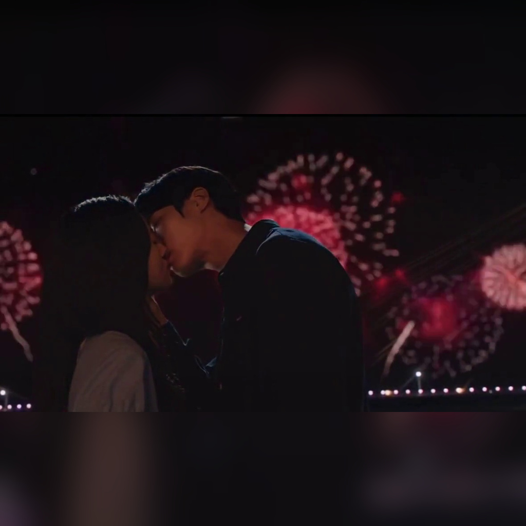 ピュアなシンシアのキスシーン..