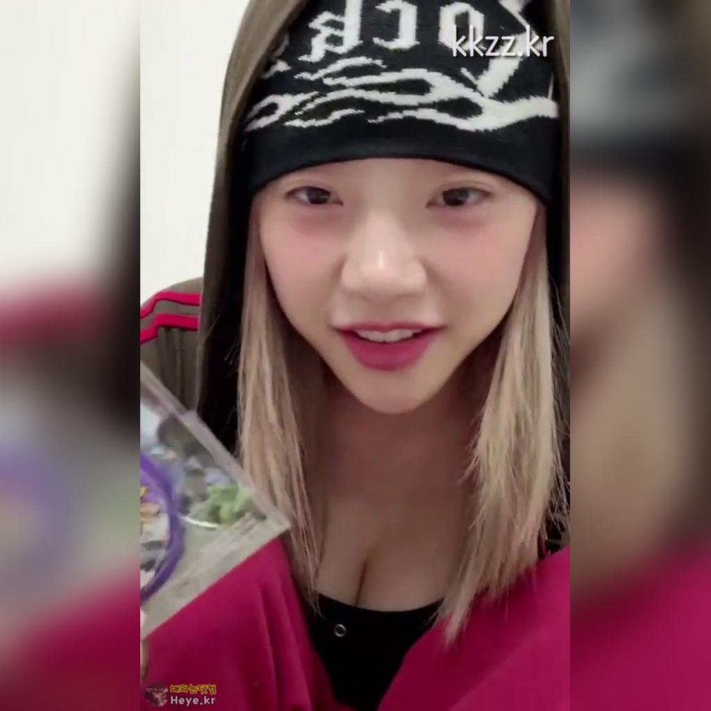 ジウォンが重みのあるラジブをしているGIF