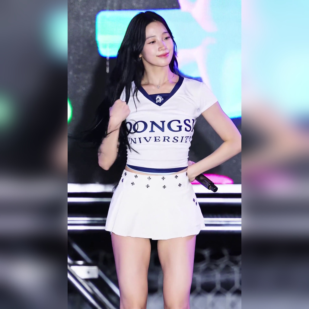 대학축제 테니스치마 입고 턴 도는 카즈하 흰속 탄탄한 엉벅지