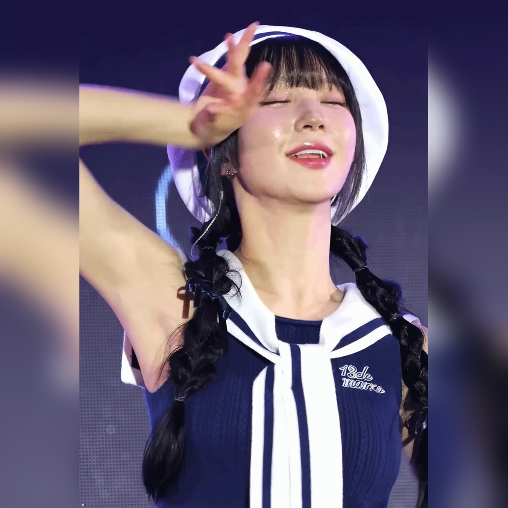 Oh My Girl Yoo Bin Holding Up Both Arms Fresh Armpit Pheromones 4-Type Collection