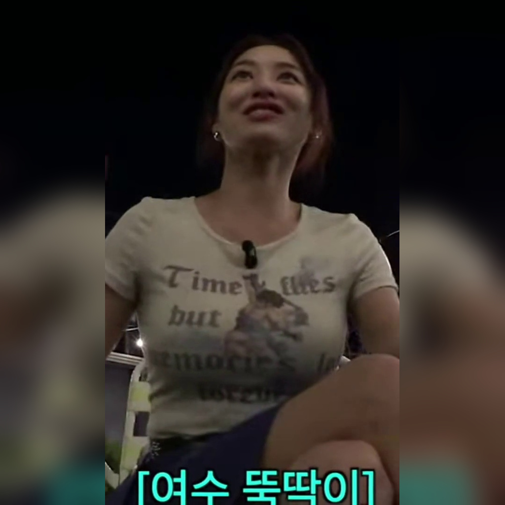 TWICE ジヒョ 入居者まとめ タイトなTシャツ 胸のボリュームがあふれる攻撃的な印象