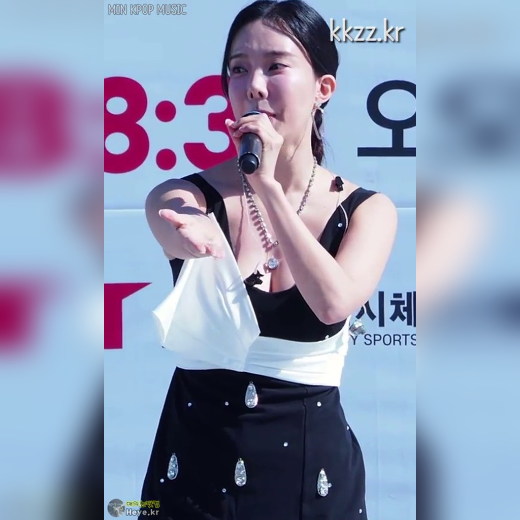 목걸이만 보게 되는 김나희 움짤