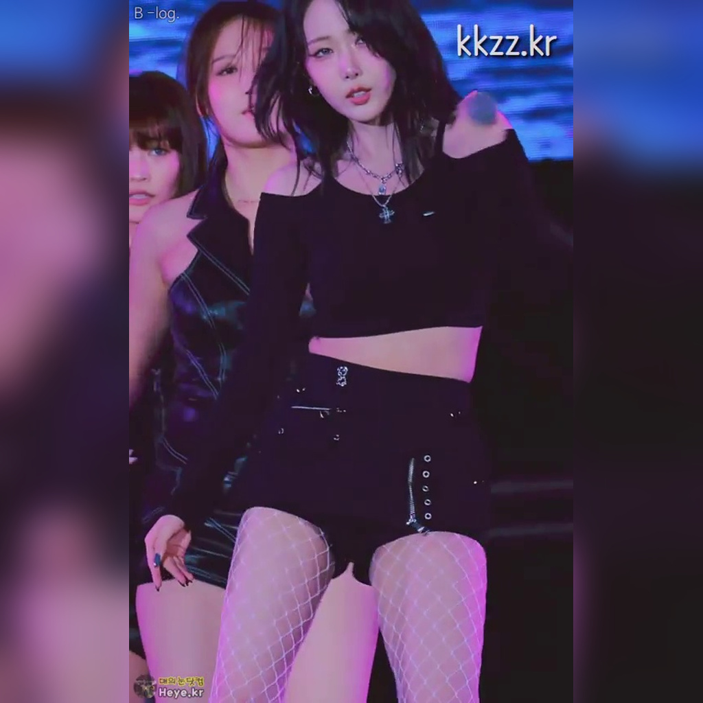 白色网眼丝袜 GFRIEND（比比姬）SinB 动图