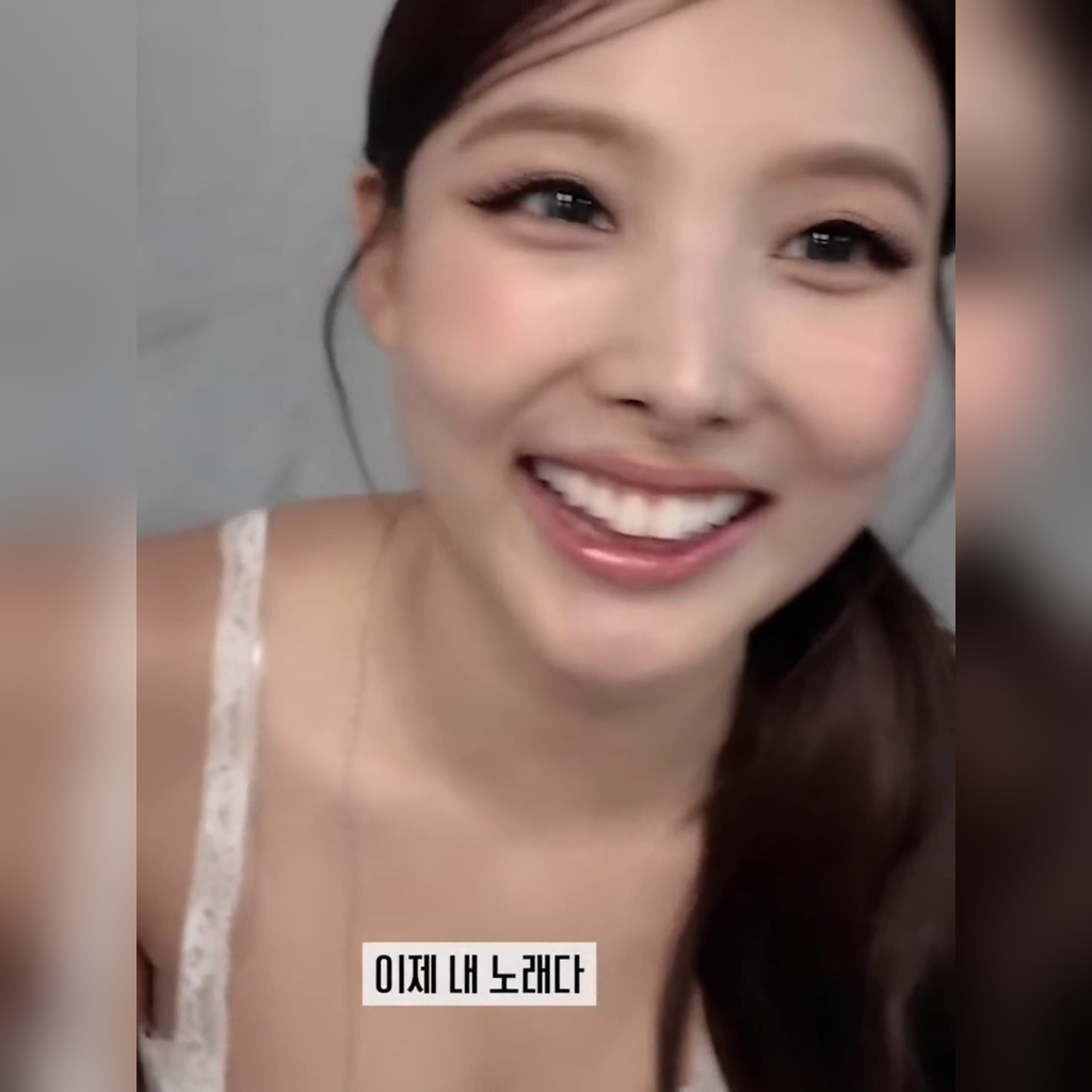 콘서트 비하인드 트와이스 나연 화이트 란제리룩 몽글한 가슴골