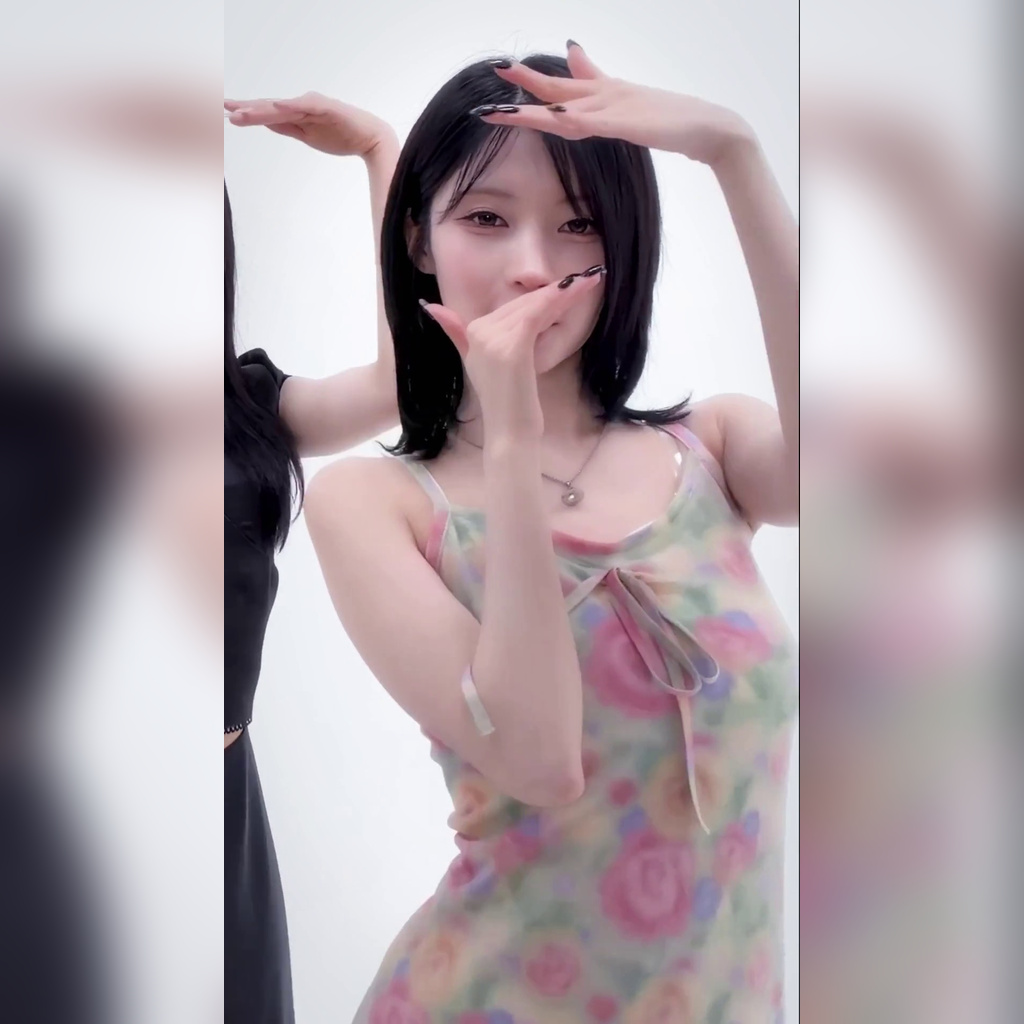 カラフルで涼しげな花柄ベイビーモンスター アサ ヤドランギュのフェロモン