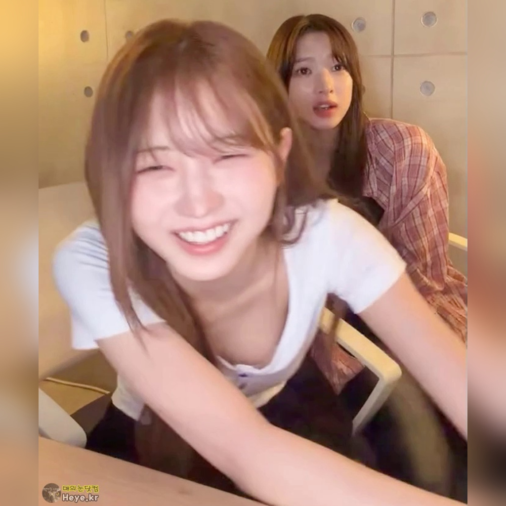 HITZ Seohui’s LAVANG Moment During the Livestream, Laughing While a Beige Sheer Bra Peek Under a White T-Shirt (Unintentionally Caught)