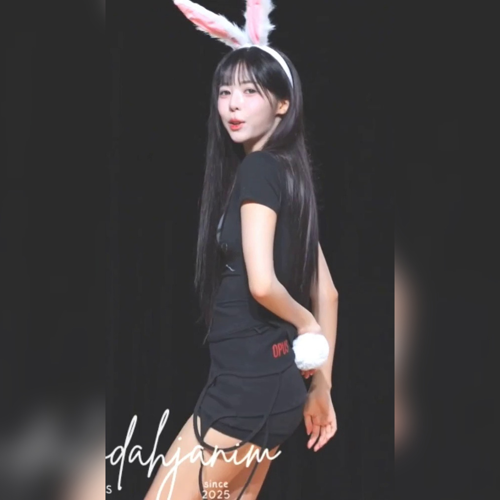 트리플에스 서다현 팬사인회 쫀쫀한 검정 속바지 엉덩이 라인