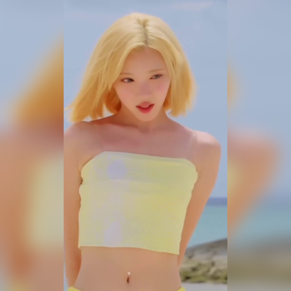 Beach Hearts-to-Hearts Kind of Forbidden Longer Bob Jiwoo Yellow Tube Top Underarm Navel Body