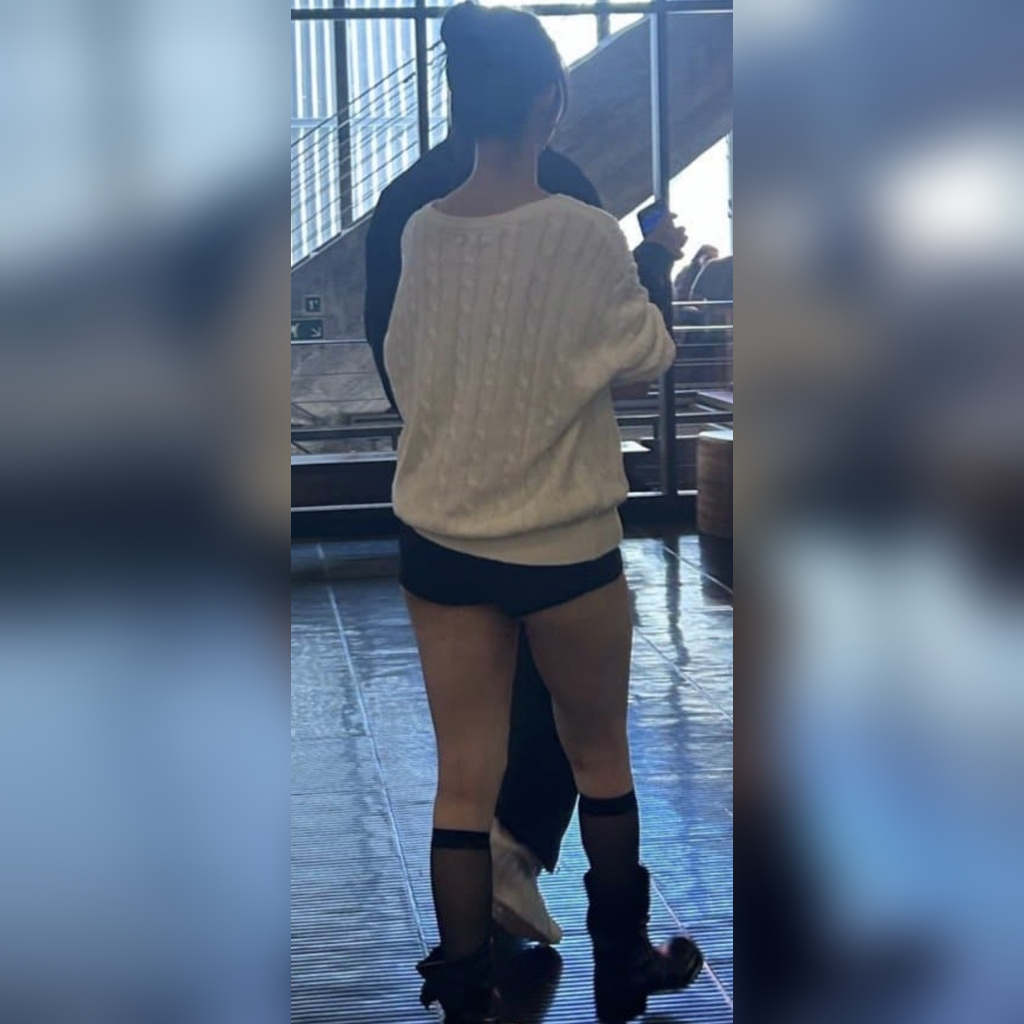 卡里娜在巴西穿着短到几乎看光臀部一带的短裤外出走动