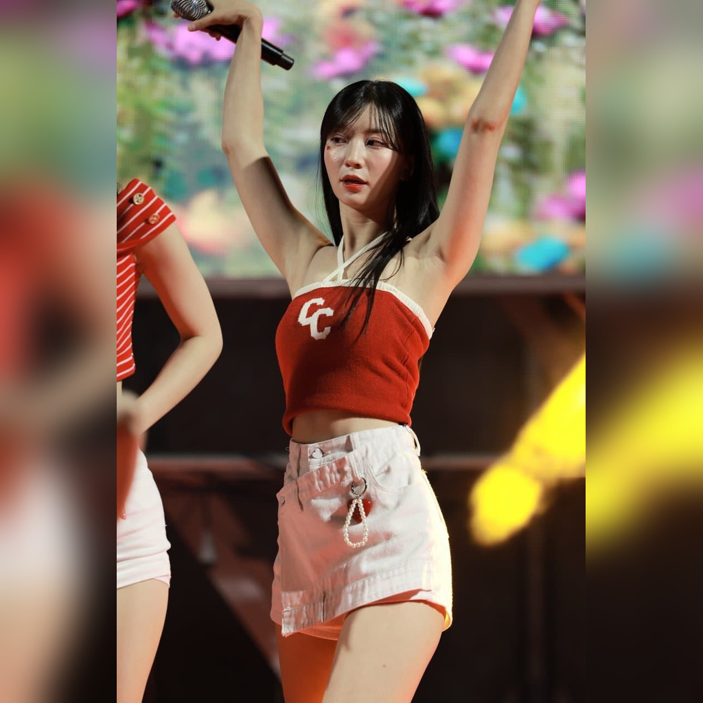 Oh My Girl Yoo Bin Red String Halterneck Cool and Refreshing Armpit Pheromones