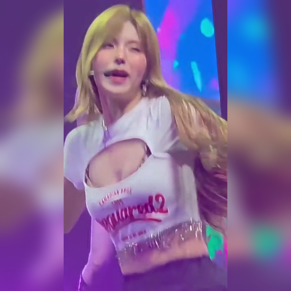 있지 예지 미드에 구멍난 흰티 뭉클거리는 호피 브라 가슴골 #2