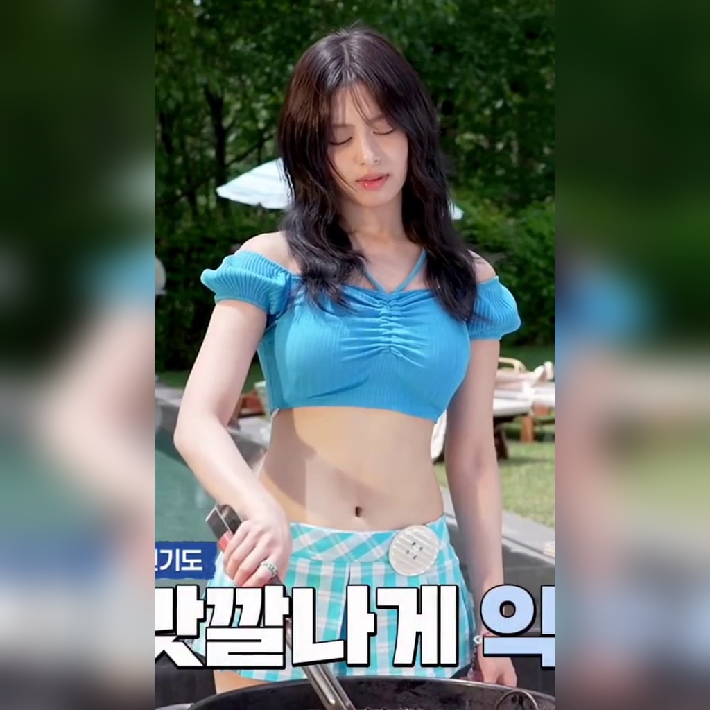베몬 아현 뮤비 비하인드 하늘색 홀터넥 수영복 묵직한 무빙