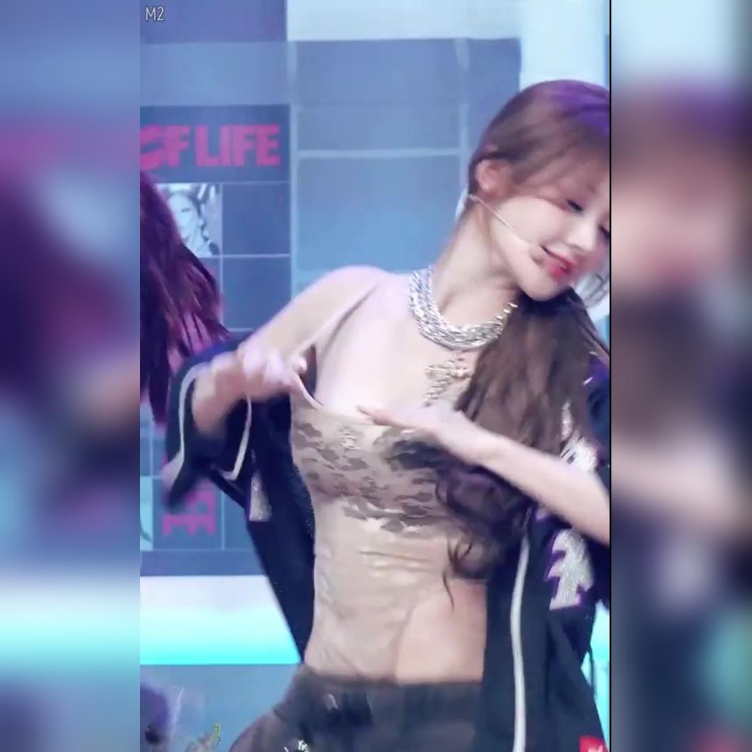 의상 좋고 안무 좋은 키스오브라이프 벨 움짤