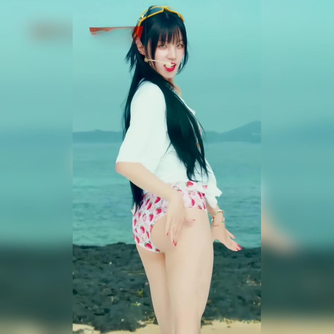 (여자)아이들 우기 레전드 딸기 비키니 엉덩이 몸매 – 클락션