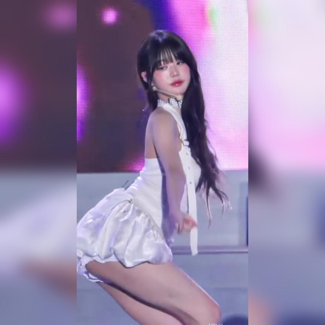 일본 음중 무대 아이브 장원영 순백색 속바지 매끈한 엉벅지 노출