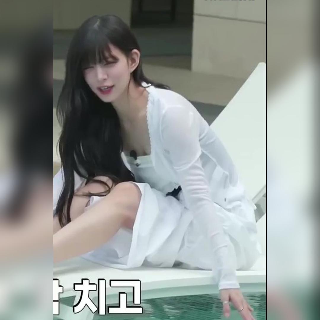 많이 파인 프로미스나인 이채영 움짤